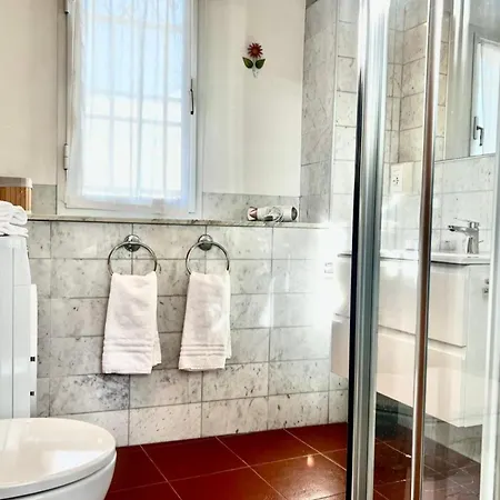 Casa Veronica - Happy *